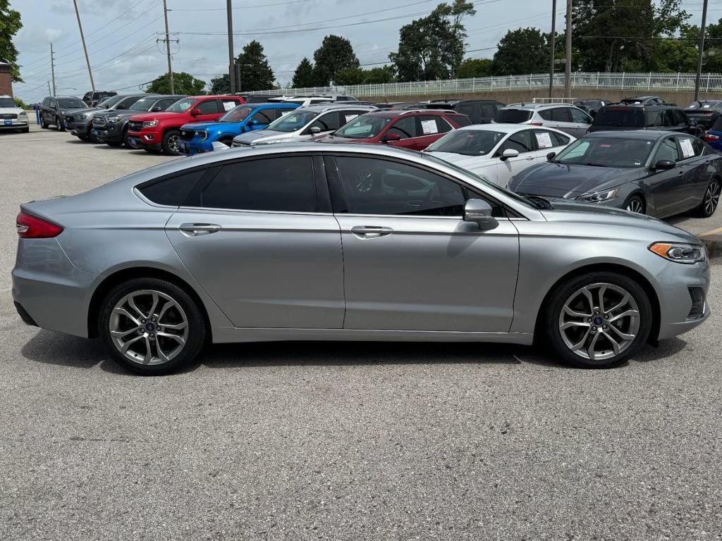 Used 2020 Ford Fusion SEL FWD image 2