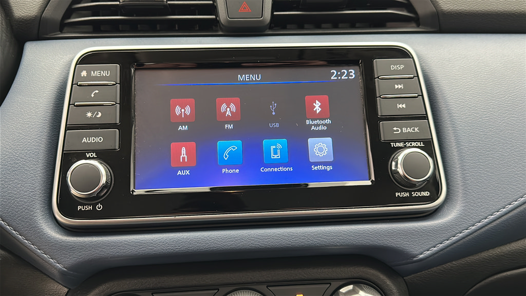 Used 2025 Nissan Versa SV FWD image 17