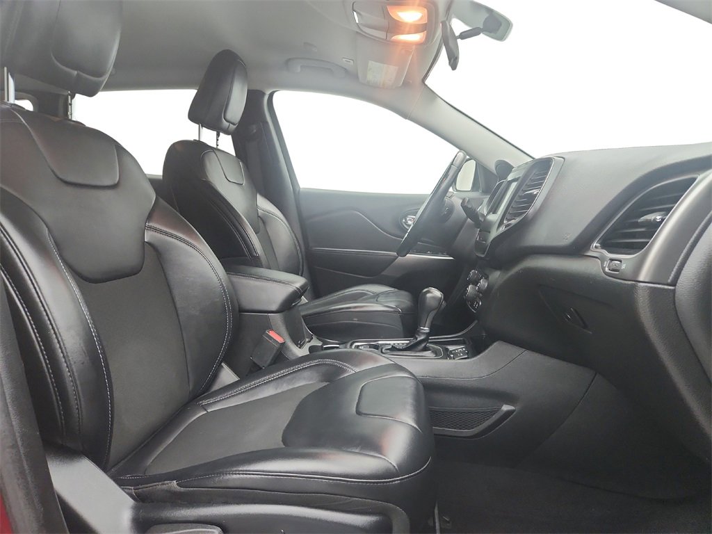 Used 2019 Jeep Cherokee Latitude Plus image 21