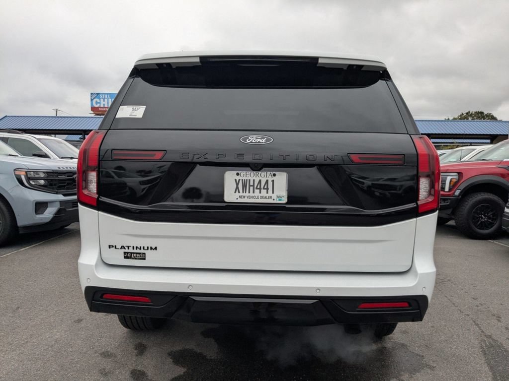 Used 2025 Ford Expedition Platinum w/ Stealth Performance Package AWD/4WD image 5