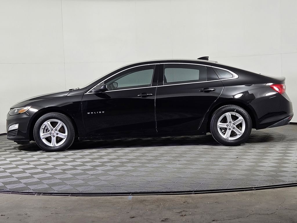 Used 2023 Chevrolet Malibu LT FWD image 2