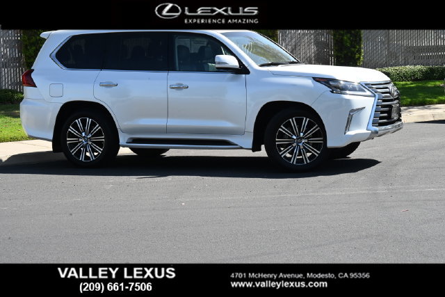 Used 2018 Lexus LX 570 4WD w/ Luxury Package image 3