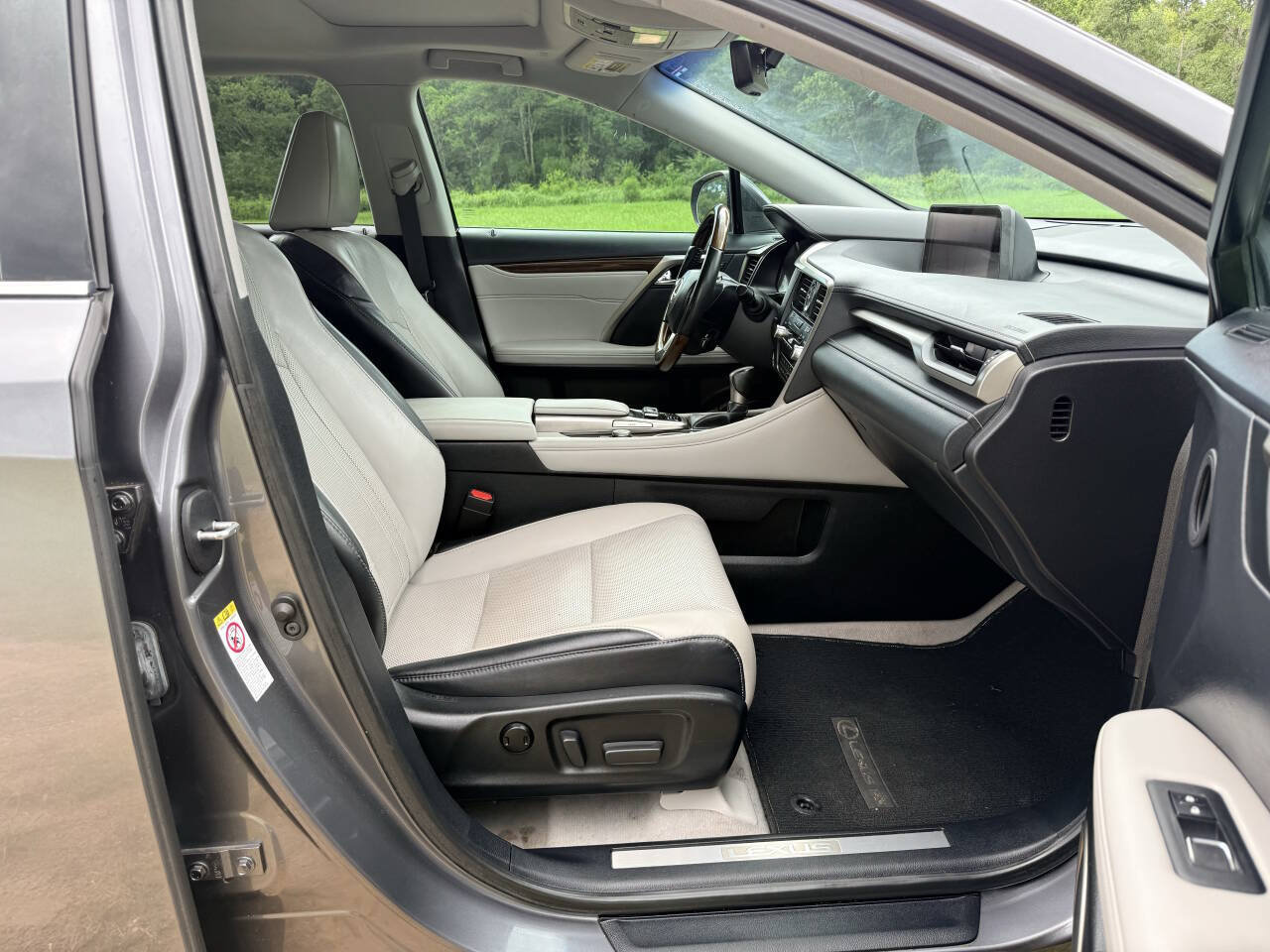 Used 2019 Lexus RX 350 FWD w/ Navigation Package image 16