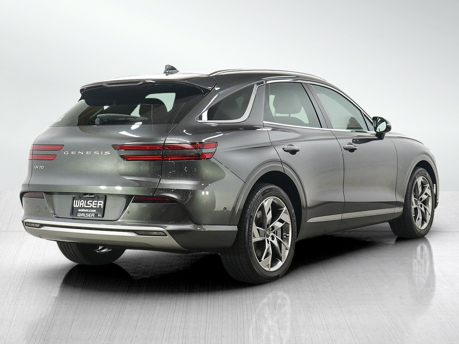 Used 2023 Genesis Electrified GV70 AWD/4WD image 5