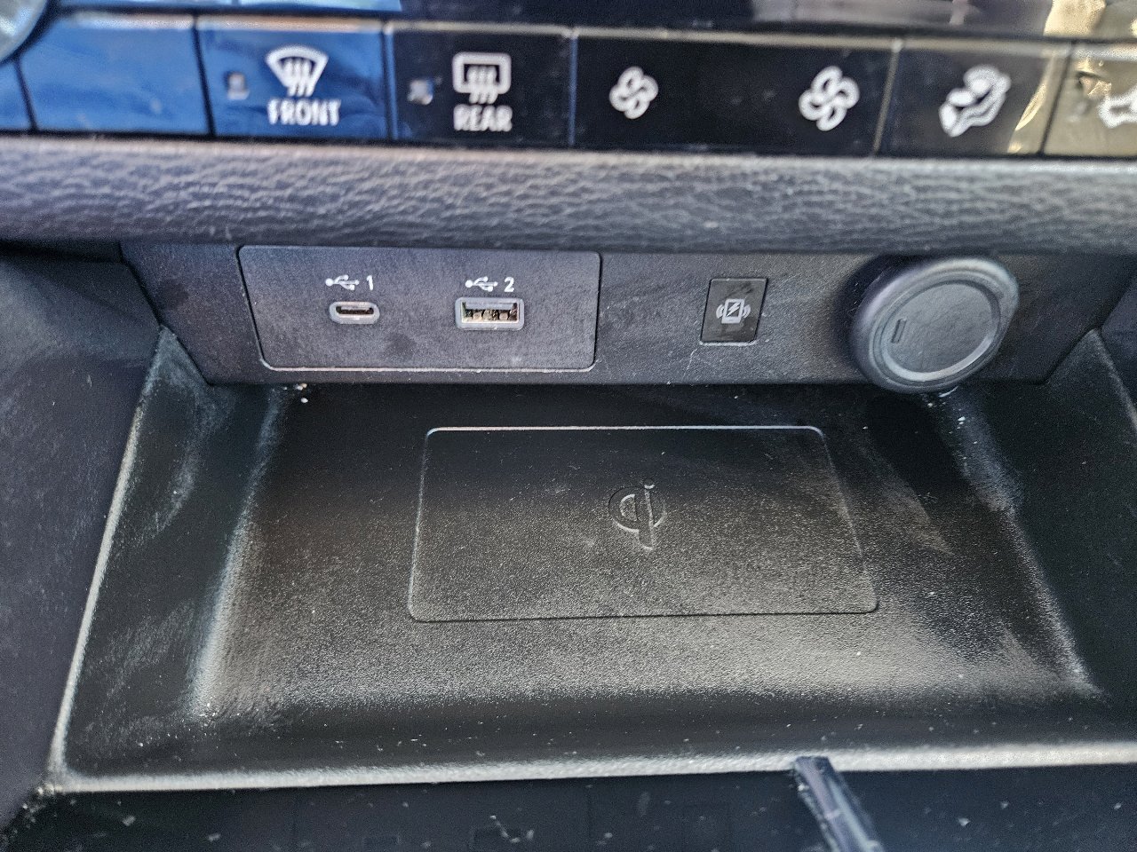 Used 2024 Mitsubishi Outlander AWD image 25