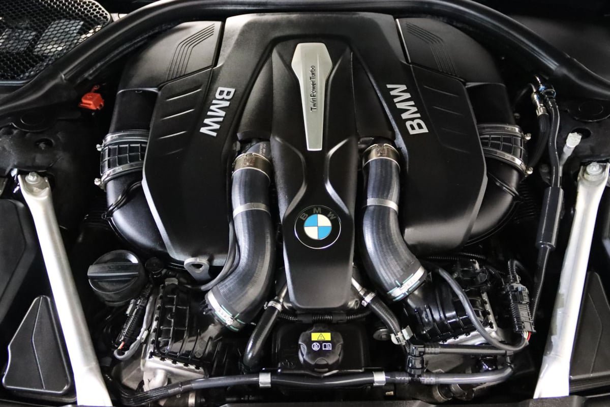 Used 2019 BMW 750i RWD image 14