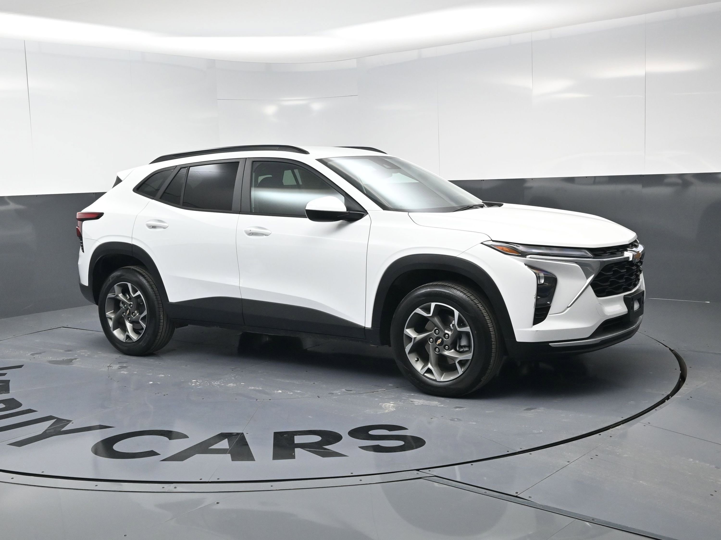 Used 2025 Chevrolet Trax LT w/ Driver Confidence Package video 2