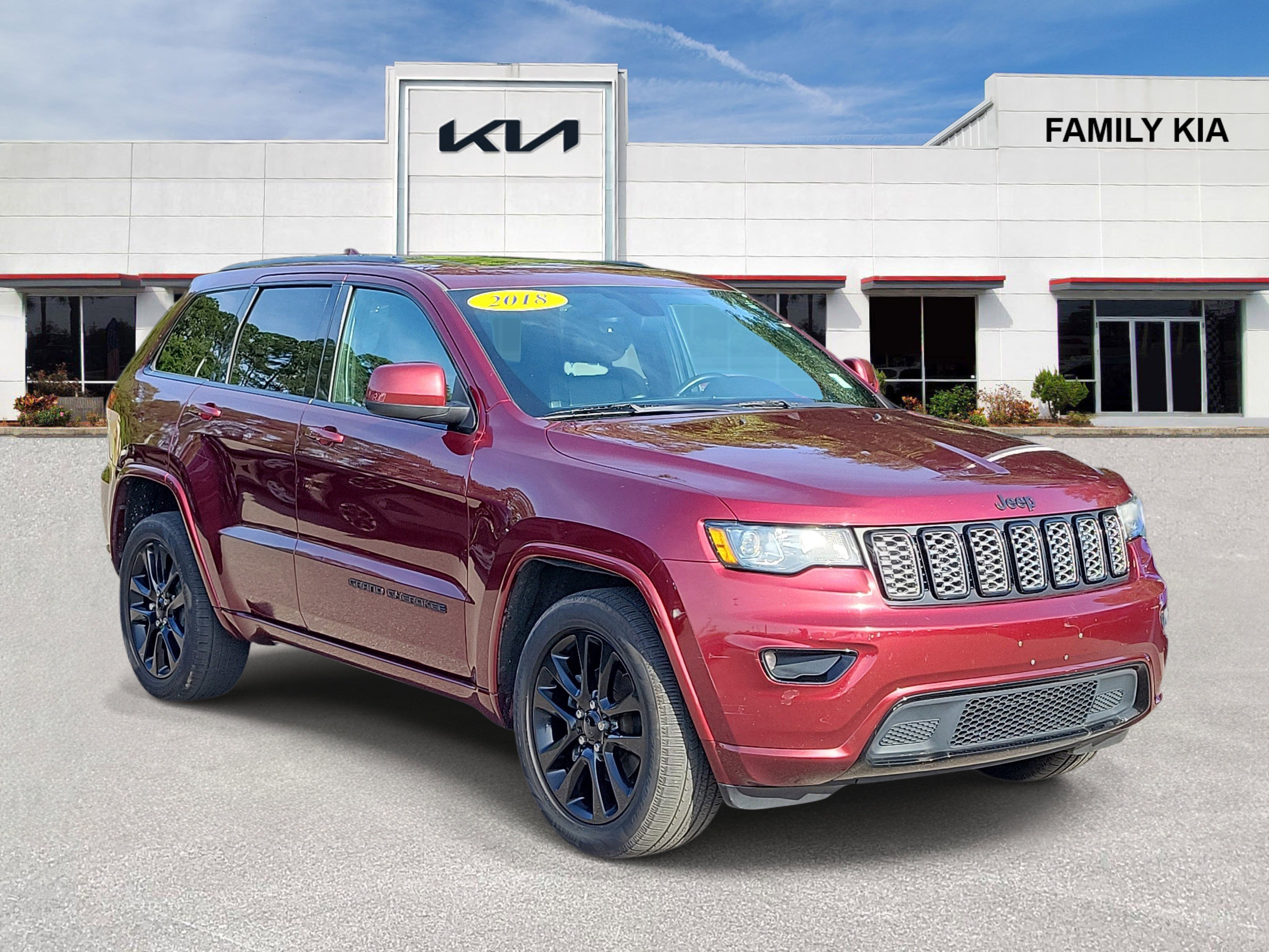 Used 2018 Jeep Grand Cherokee Altitude AWD/4WD image 1