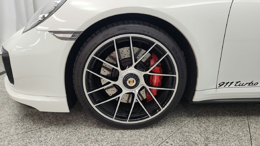 Used 2019 Porsche 911 Turbo AWD/4WD image 15