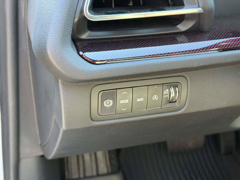New 2027 Chevrolet Traverse RS w/ LPO, Floor Liner Package AWD/4WD image 19