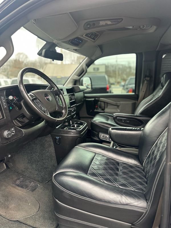 Used 2019 GMC Savana 2500 Extended image 8