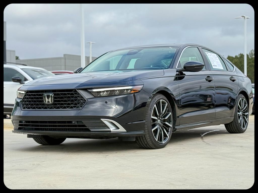 Used 2024 Honda Accord Touring image 3