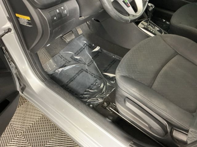 Used 2013 Hyundai Accent SE image 14