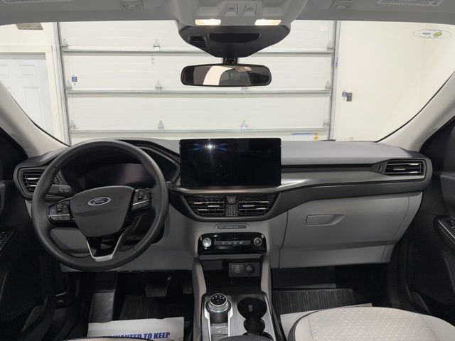 Used 2025 Ford Escape Active w/ Active Premium Tech Pack image 9