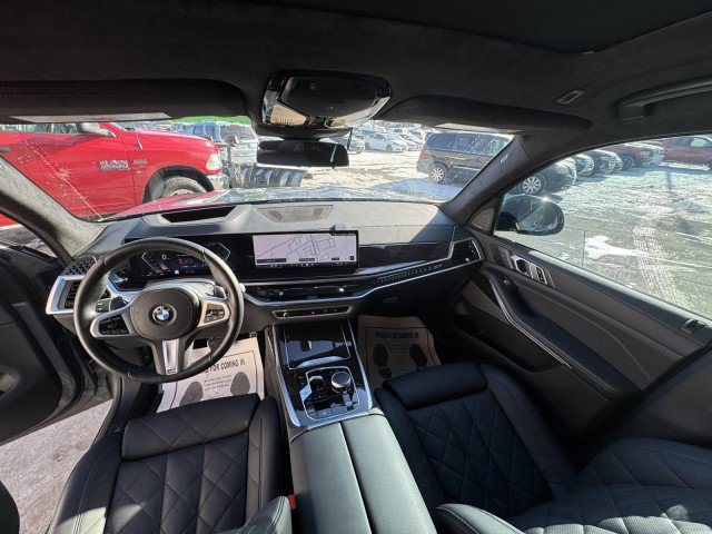 Used 2024 BMW X7 xDrive40i w/ M Sport Package image 17