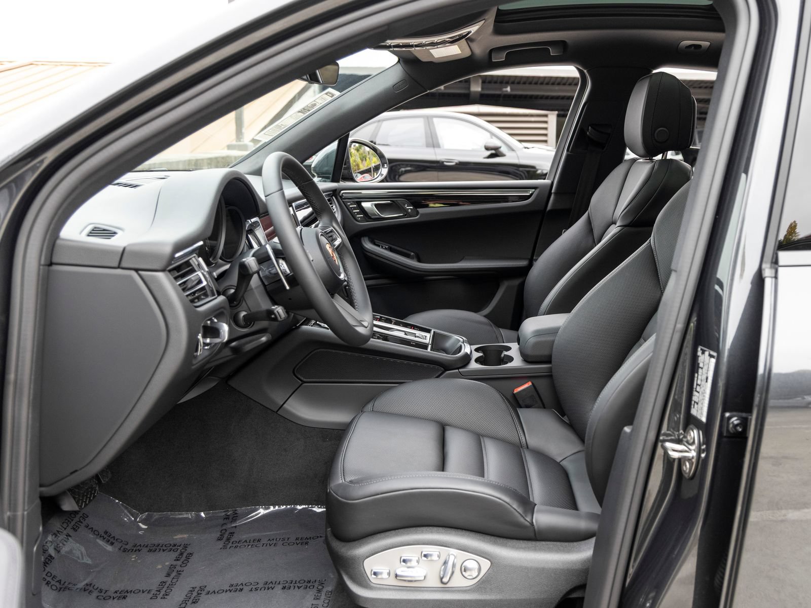 New 2026 Porsche Macan AWD/4WD image 31
