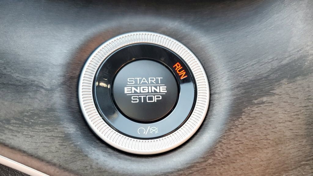 New 2025 Jeep Grand Cherokee L Limited w/ Black Appearance Package image 29