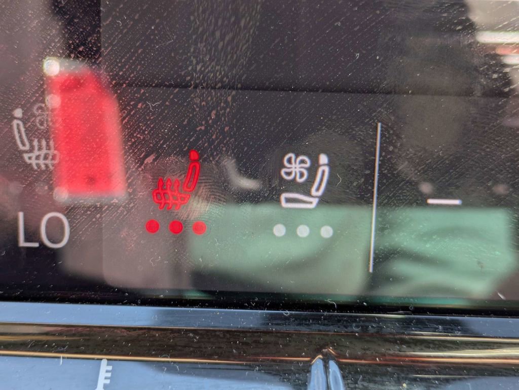 Used 2024 Volkswagen Atlas Cross Sport SE image 22