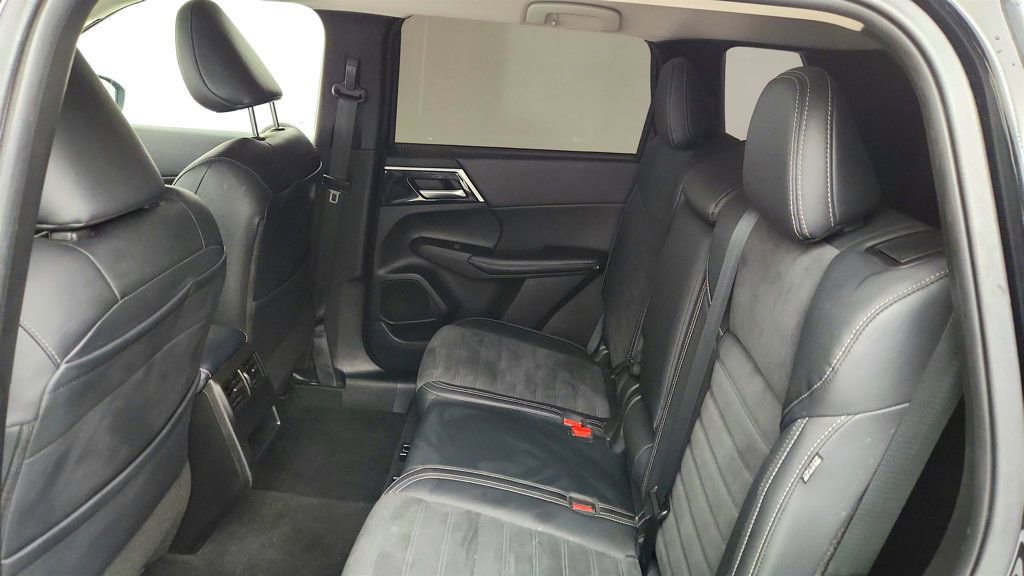 Used 2024 Mitsubishi Outlander SE FWD image 19