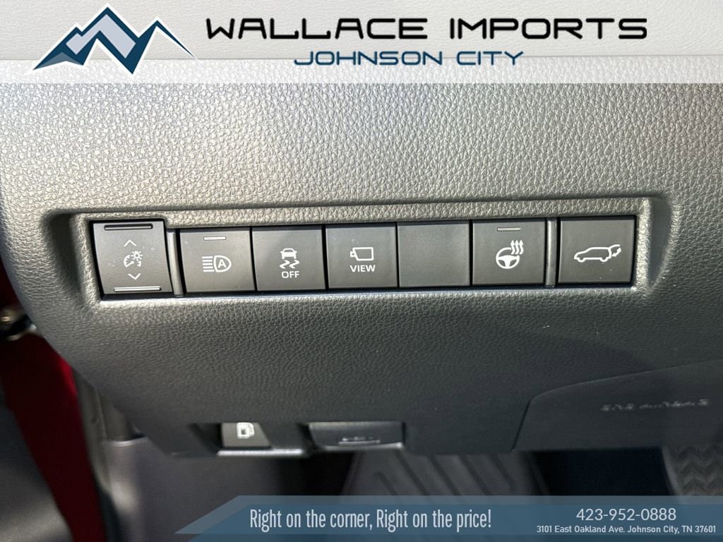 Used 2024 Toyota Venza Limited AWD/4WD image 36