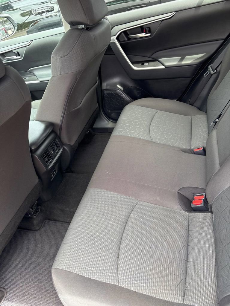 Used 2023 Toyota RAV4 XLE AWD/4WD image 6