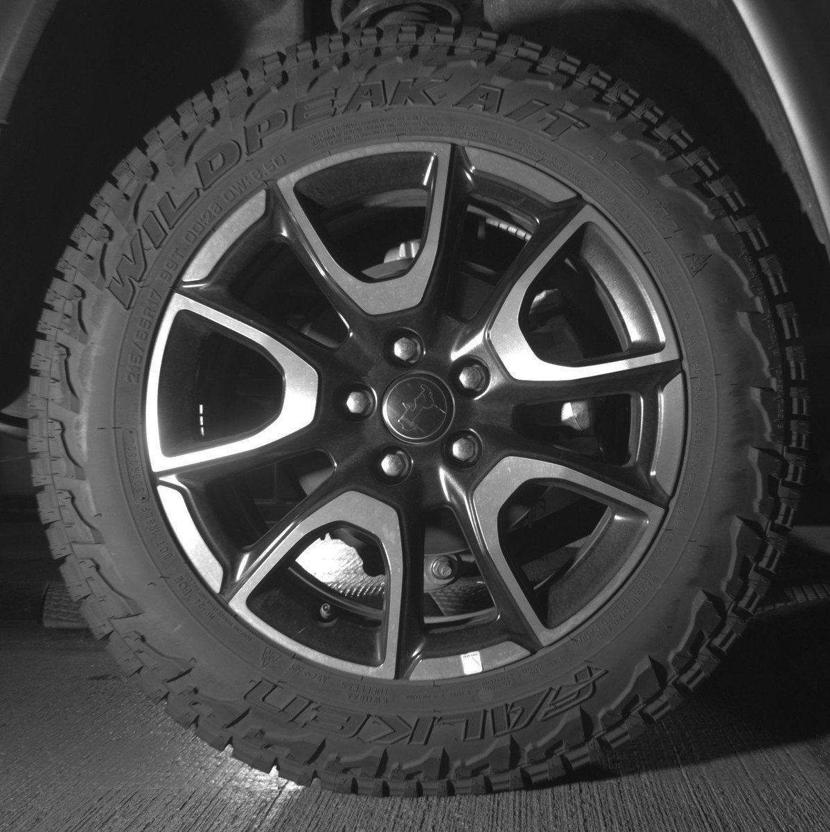 Used 2025 Jeep Compass Trailhawk AWD/4WD image 15