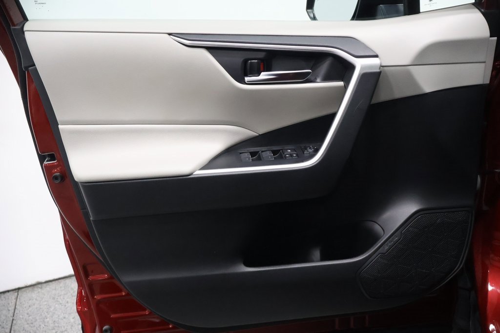 Used 2023 Toyota RAV4 XLE image 12