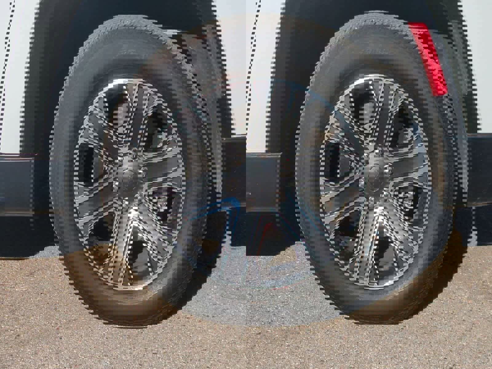 Used 2024 Jeep Wagoneer L Series II image 13