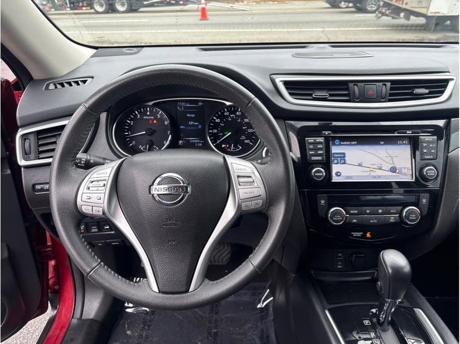 Used 2016 Nissan Rogue SL w/ SL Premium Package image 14