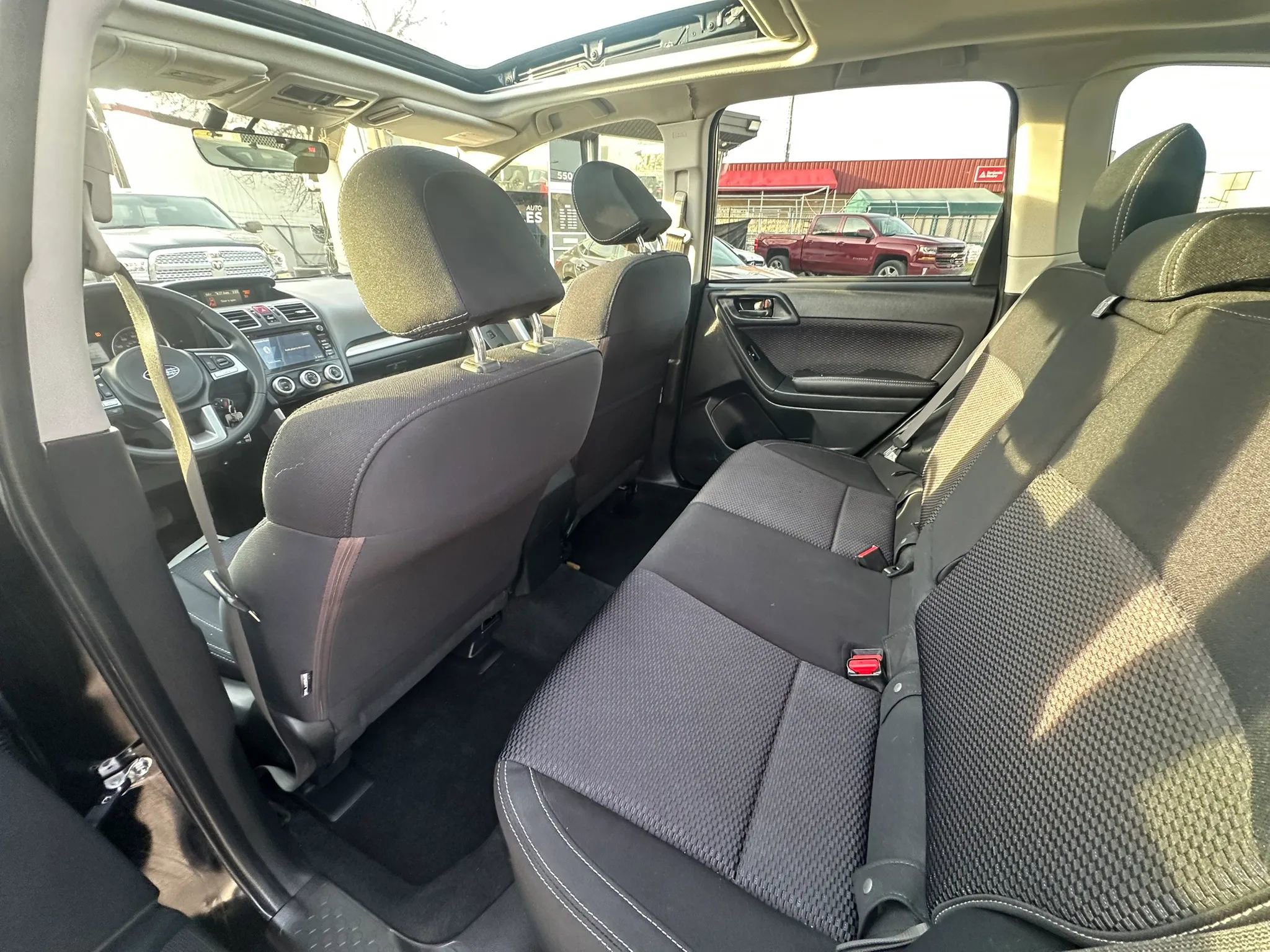 Used 2018 Subaru Forester 2.5i Premium w/ All-Weather Package AWD/4WD image 10