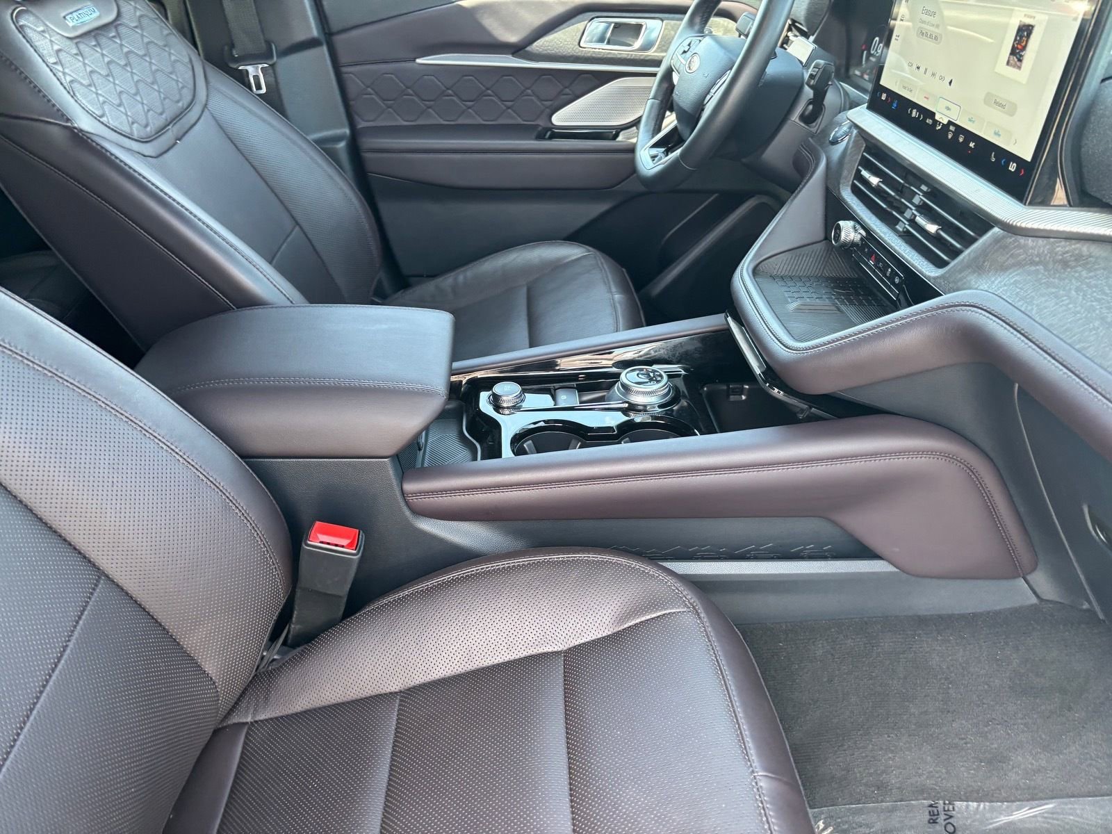 Used 2025 Ford Explorer Platinum w/ LUX Leather Package image 14