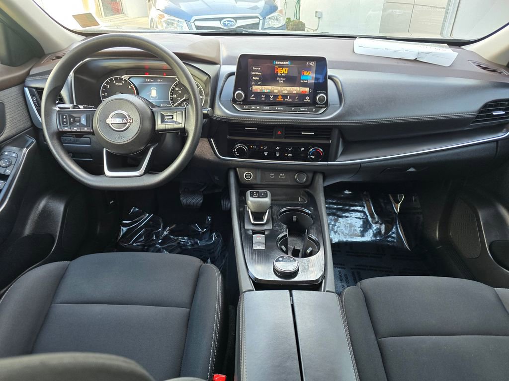 Used 2023 Nissan Rogue S image 8