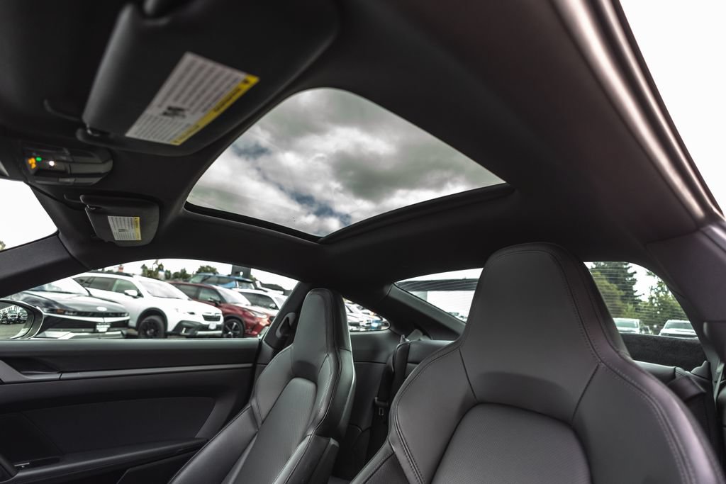 Used 2020 Porsche 911 Carrera 4S AWD/4WD image 18