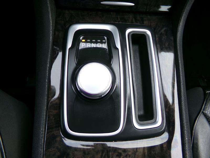 Used 2018 Chrysler 300 Limited image 25