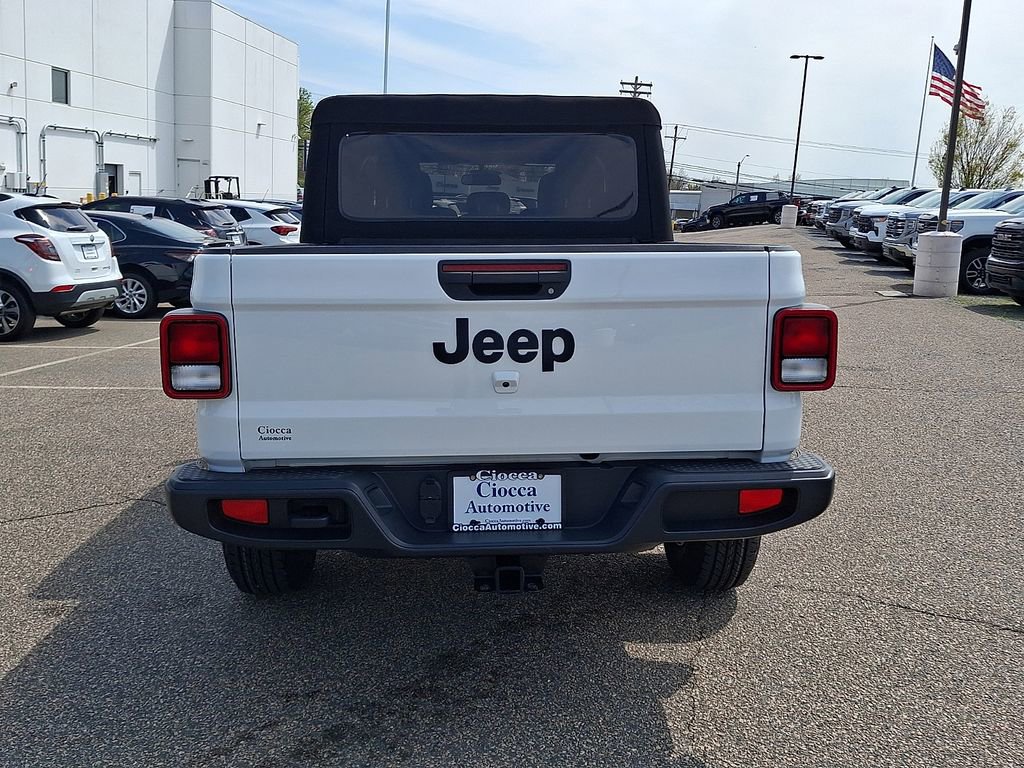 Used 2022 Jeep Gladiator Sport AWD/4WD image 8