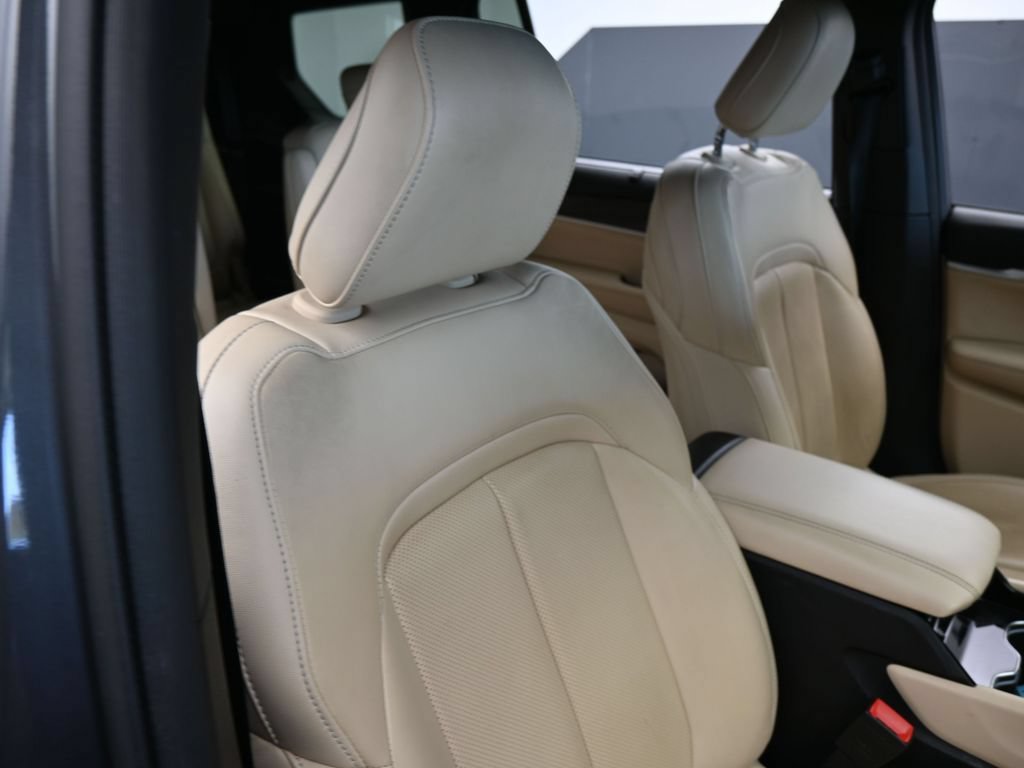 Used 2023 Jeep Grand Cherokee L Limited w/ Luxury Tech Group II AWD/4WD image 48