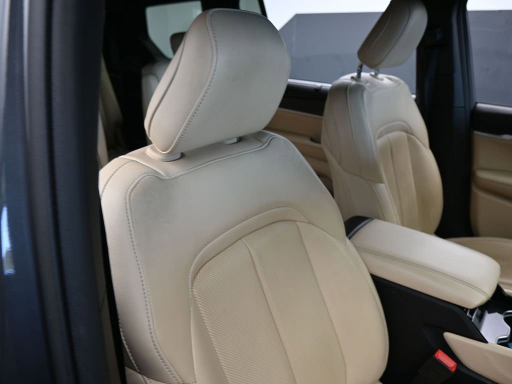 Used 2023 Jeep Grand Cherokee L Limited w/ Luxury Tech Group II AWD/4WD image 48