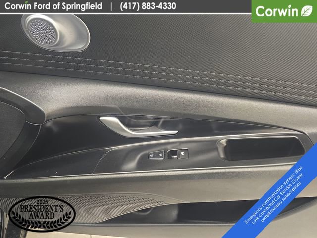 Used 2021 Hyundai Elantra Blue image 11