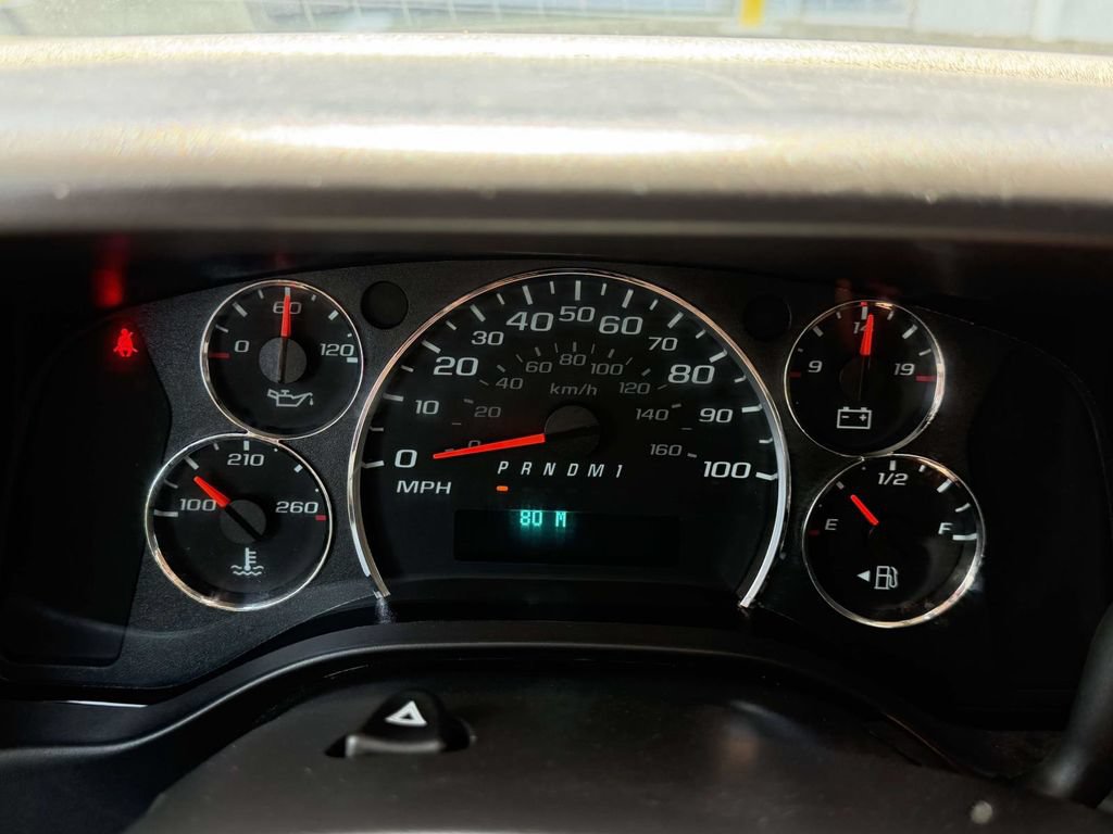 Used 2025 Chevrolet Express 2500 w/ Driver Convenience Package RWD image 27