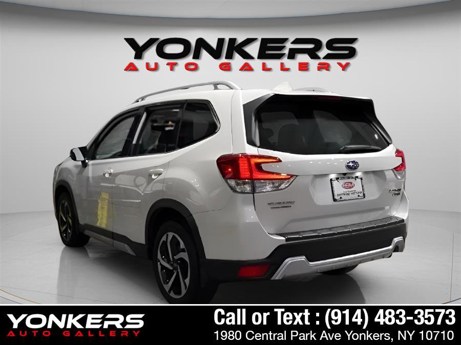 Used 2022 Subaru Forester Touring AWD/4WD image 3