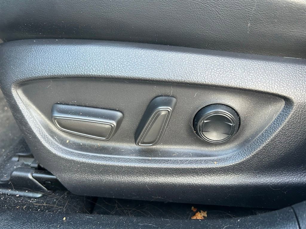 Used 2019 Toyota Prius Prime Advanced FWD image 16