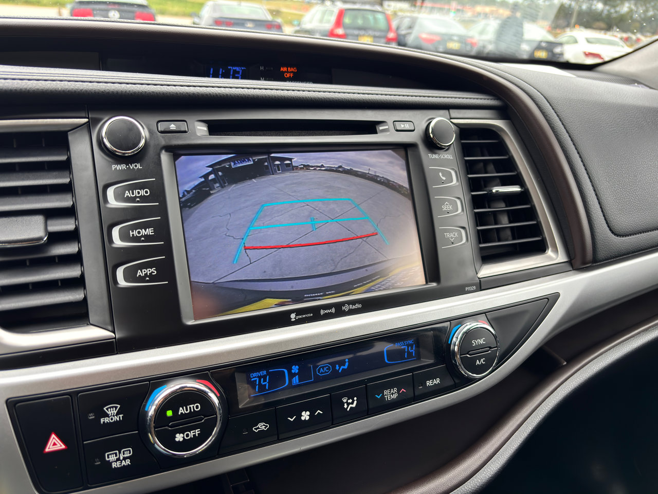 Used 2017 Toyota Highlander Plus image 16