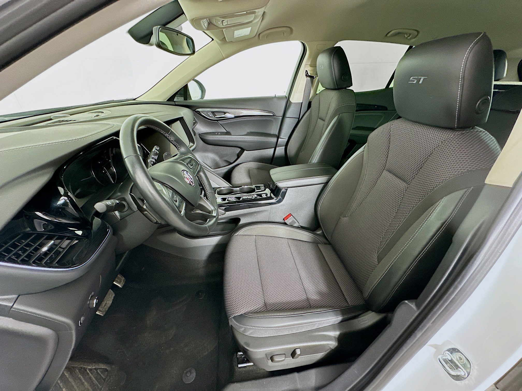 Used 2023 Buick Envision Preferred w/ Sport Touring Package image 13