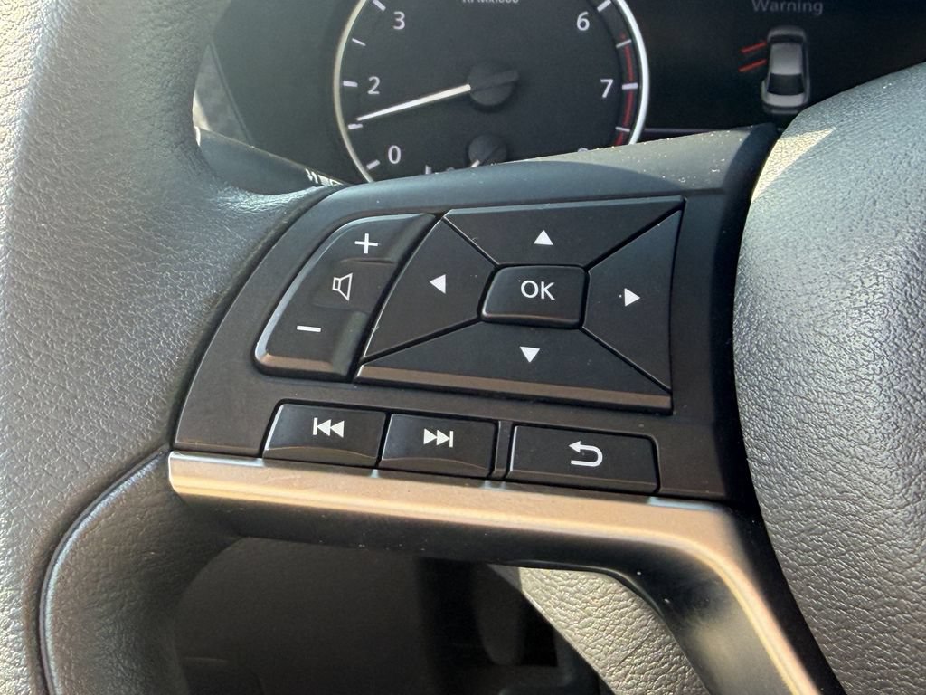 Used 2025 Nissan Sentra SV FWD image 23