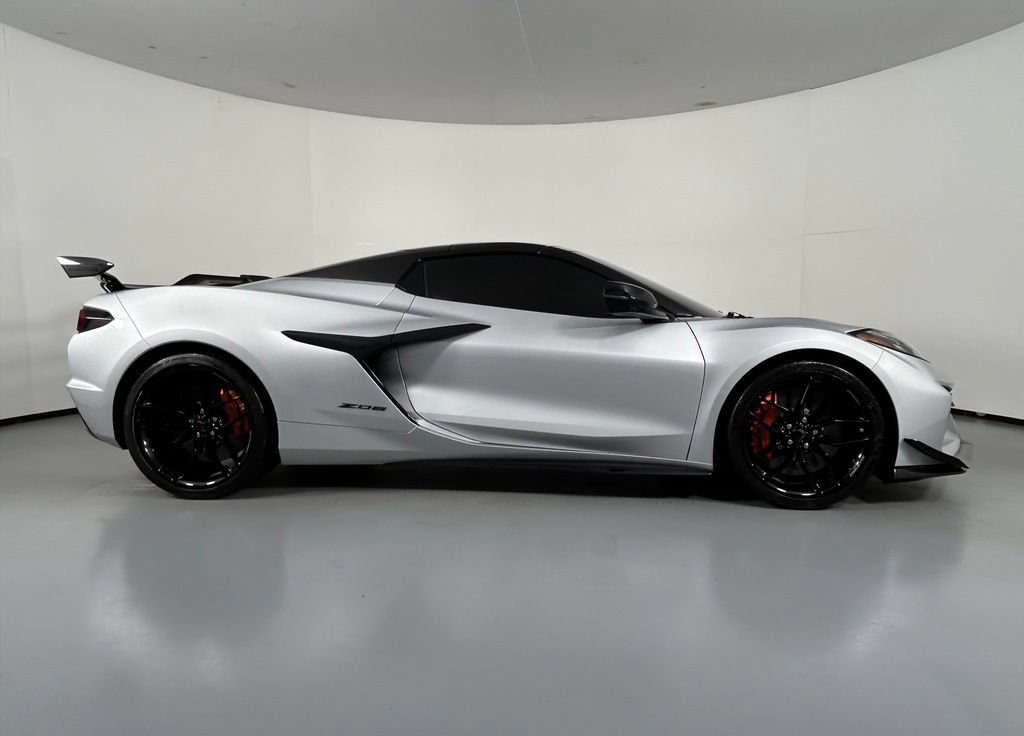 Used 2026 Chevrolet Corvette Z06 RWD image 14