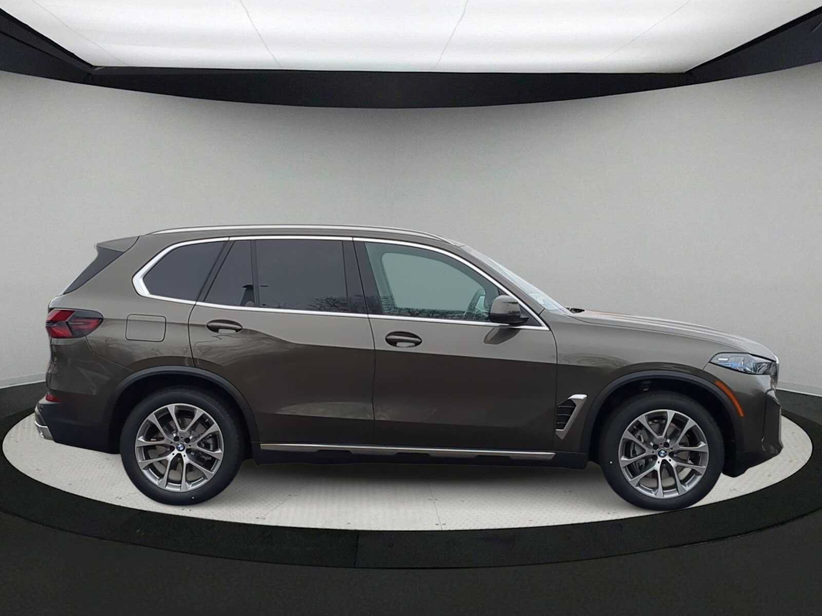 Used 2026 BMW X5 xDrive40i w/ Executive Package AWD/4WD image 9