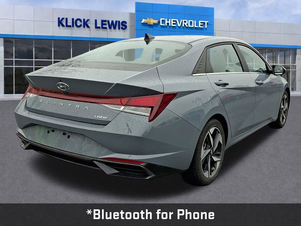 Used 2023 Hyundai Elantra Limited w/ Preferred Accessory Package image 8