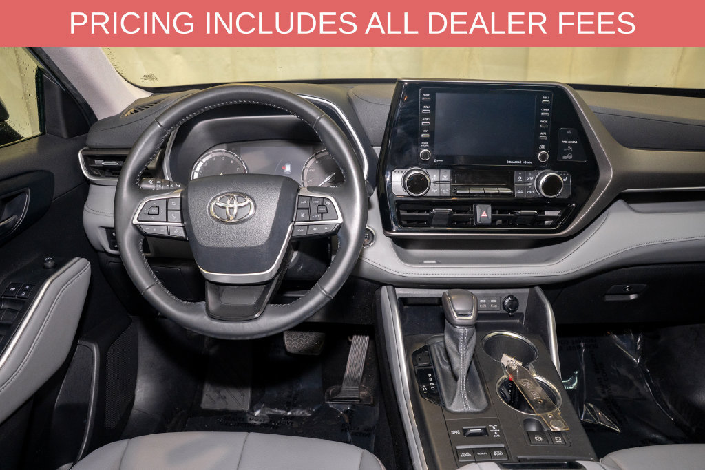 Used 2022 Toyota Highlander XLE AWD/4WD image 8