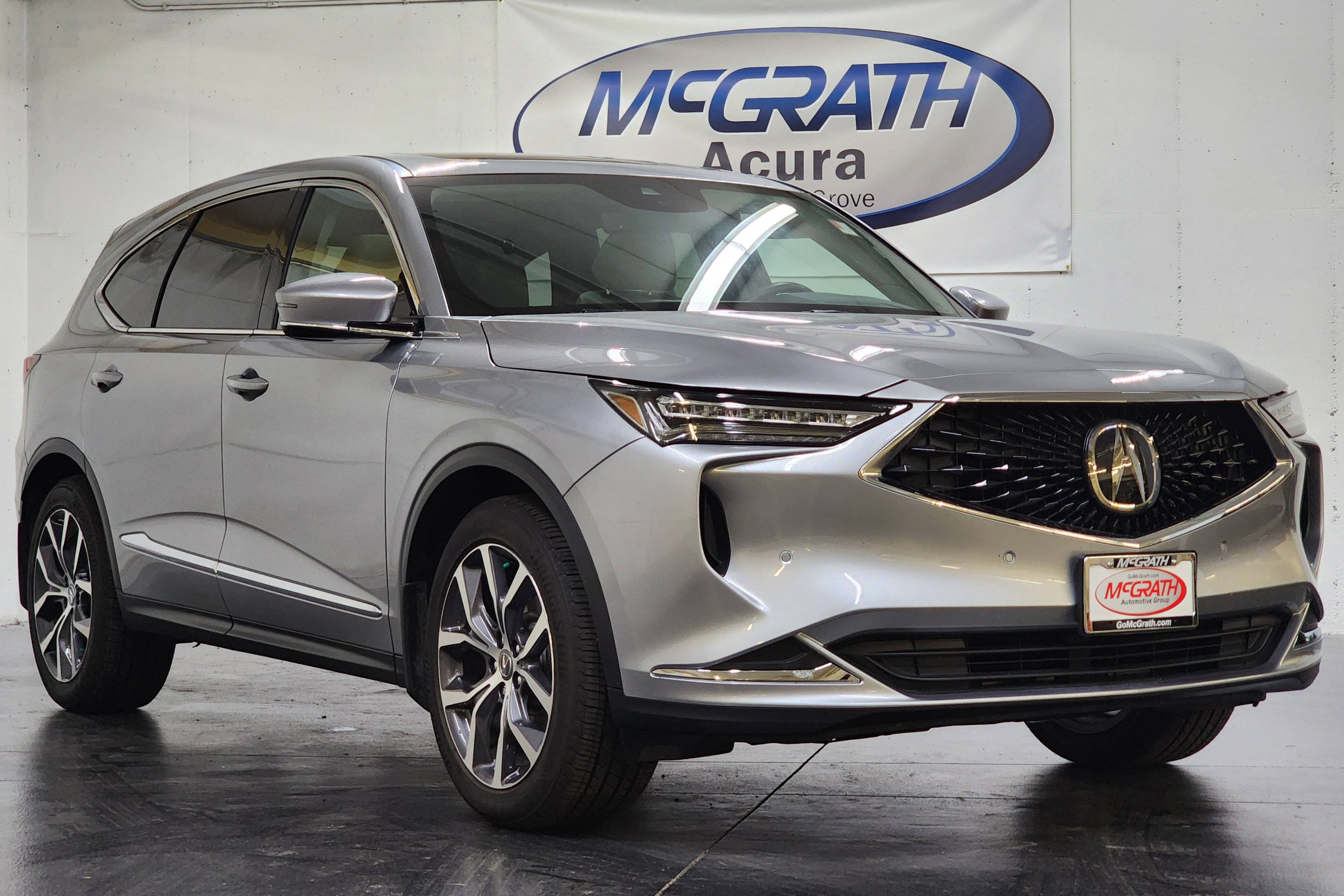 Certified 2024 Acura MDX w/ Technology Package AWD/4WD image 3