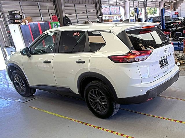 Used 2024 Nissan Rogue S image 6